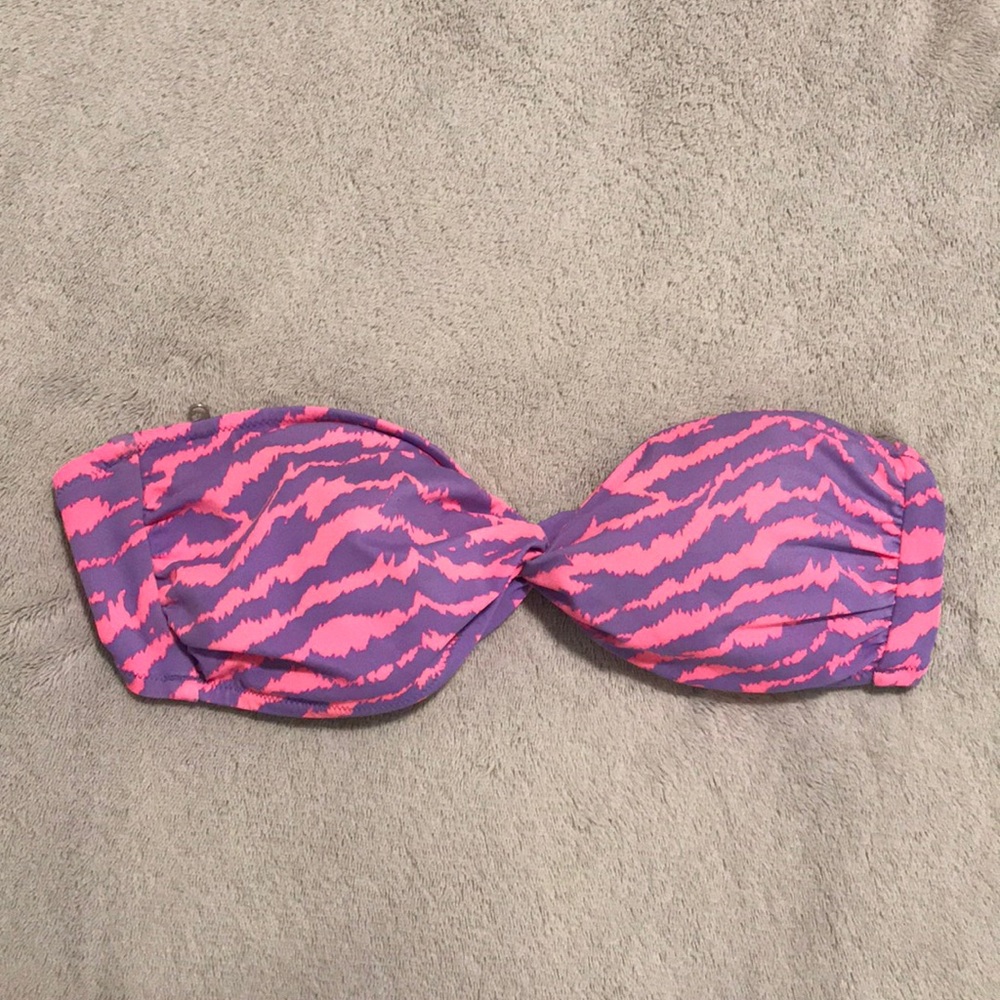 🌻Victoria’s Secret tiger-stripe bikini top